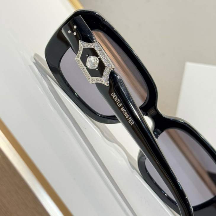 Picture of Gentle Monster Sunglasses _SKUfw68372236fw